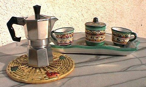 Neapolitan Flip Coffee Maker - CooksInfo